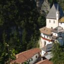 Santuario di San Romedio: un eremitaggio tra roccia e aria